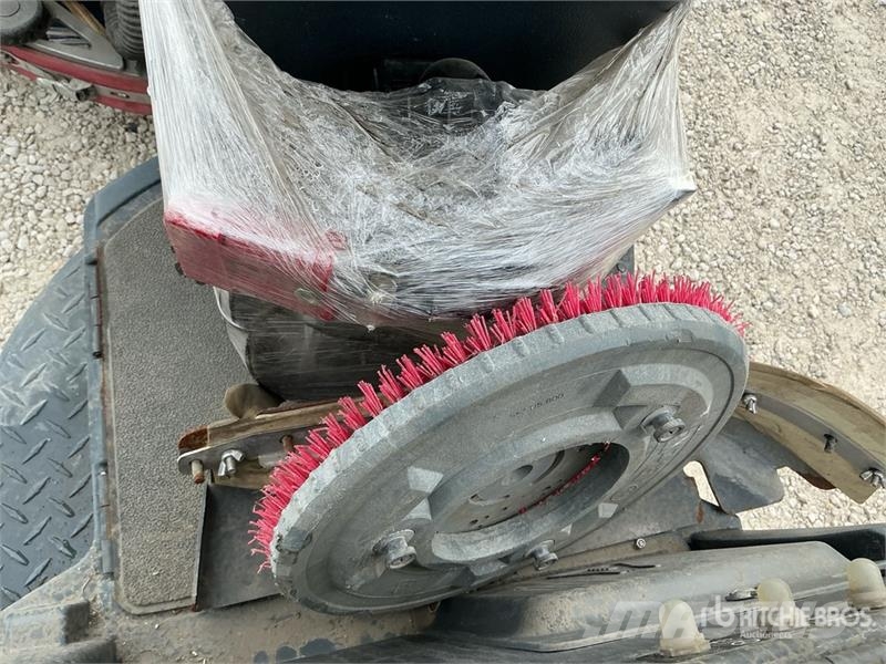 Nilfisk SC60 Ride-On Electric Floor Scrubber Muut perävaunut