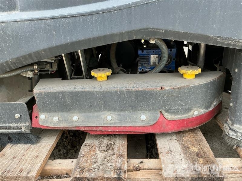 Nilfisk SC60 Ride-On Electric Floor Scrubber Weitere Anhänger