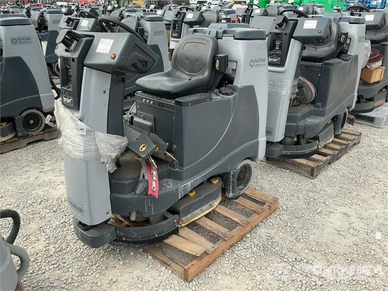 Nilfisk SC60 Ride-On Electric Floor Scrubber Weitere Anhänger