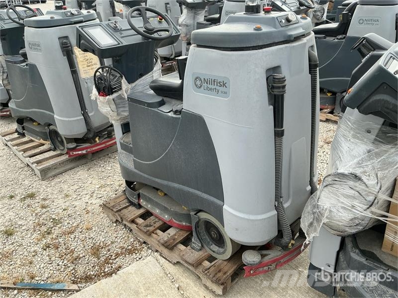 Nilfisk SC60 Ride-On Electric Floor Scrubber Weitere Anhänger