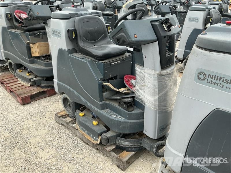 Nilfisk SC60 Ride-On Electric Floor Scrubber Прочие сельхоз-прицепы
