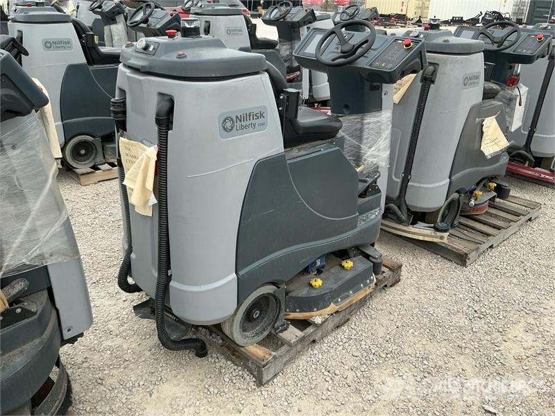 Nilfisk SC60 Ride-On Electric Floor Scrubber Прочие сельхоз-прицепы