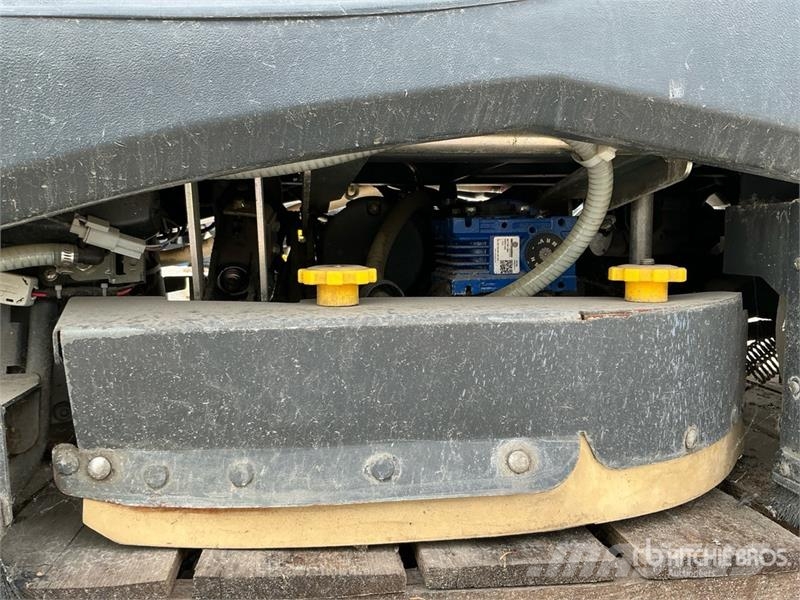 Nilfisk SC60 Ride-On Electric Floor Scrubber Weitere Anhänger