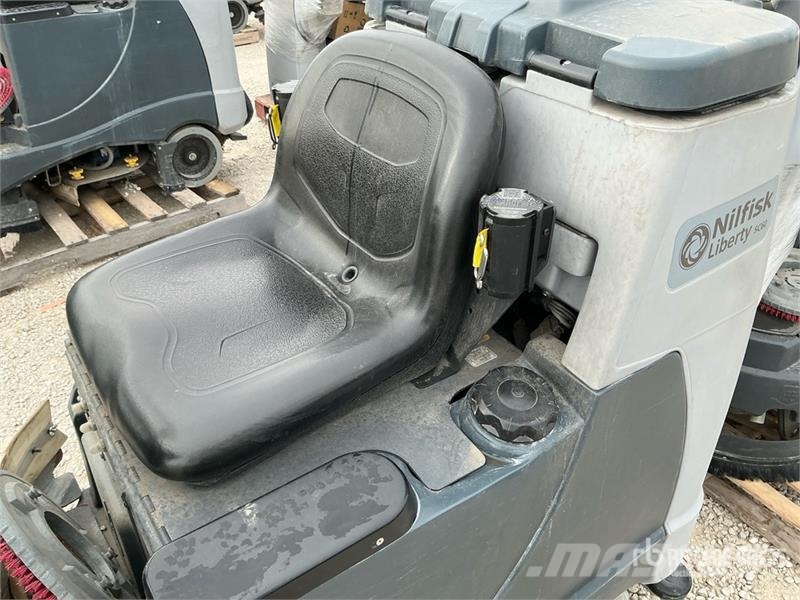 Nilfisk SC60 Ride-On Electric Floor Scrubber Muut perävaunut
