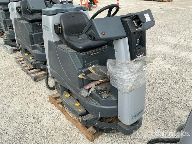 Nilfisk SC60 Ride-On Electric Floor Scrubber Weitere Anhänger