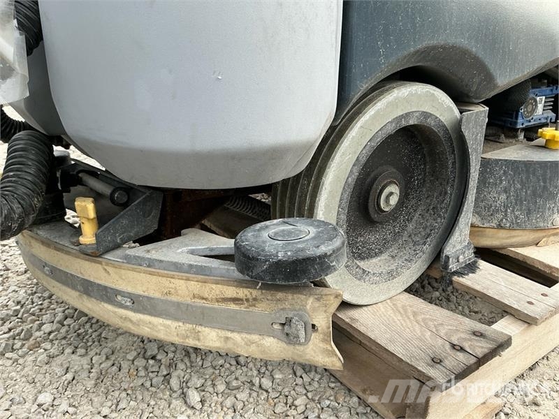 Nilfisk SC60 Ride-On Electric Floor Scrubber Muut perävaunut