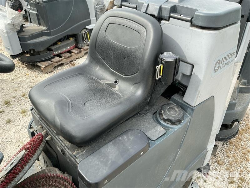 Nilfisk SC60 Ride-On Electric Floor Scrubber Інші причепи