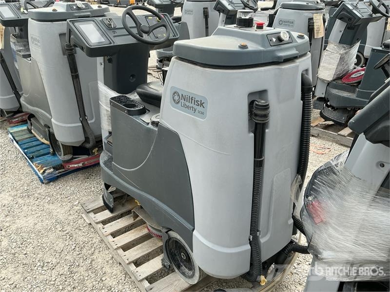 Nilfisk SC60 Ride-On Electric Floor Scrubber Muut perävaunut