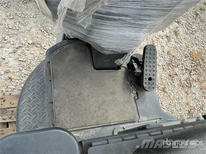 Nilfisk SC60 Ride-On Electric Floor Scrubber Weitere Anhänger