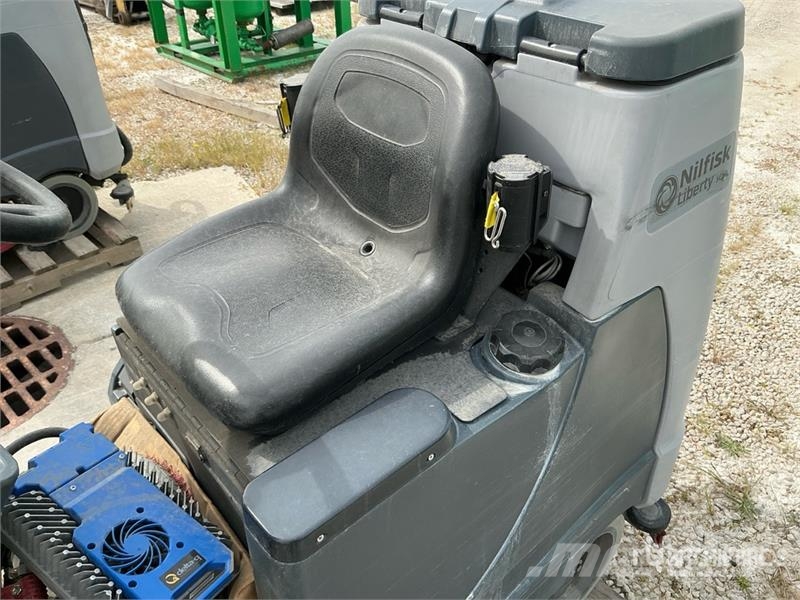 Nilfisk SC60 Ride-On Electric Floor Scrubber Інші причепи