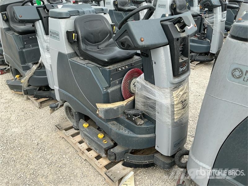 Nilfisk SC60 Ride-On Electric Floor Scrubber Muut perävaunut