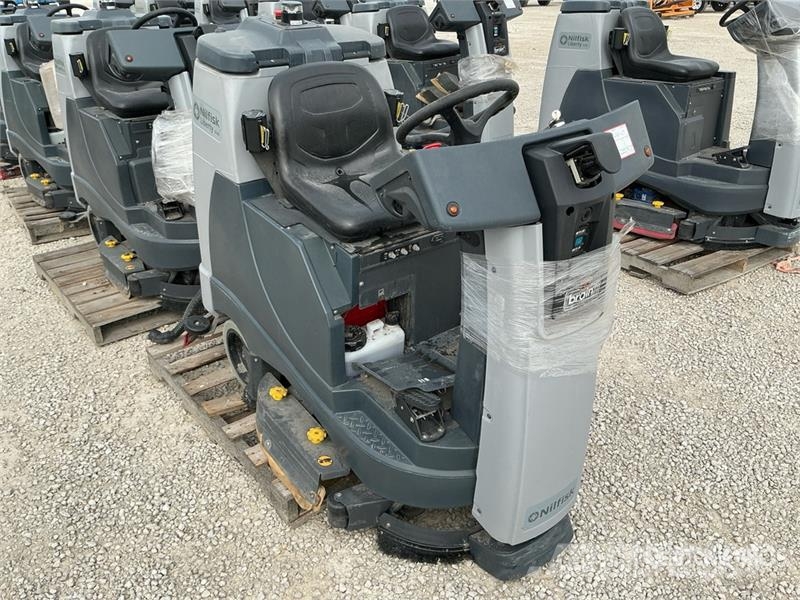 Nilfisk SC60 Ride-On Electric Floor Scrubber Weitere Anhänger