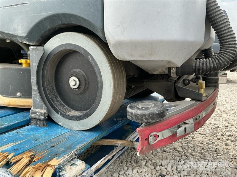 Nilfisk SC60 Ride-On Floor Scrubber Weitere Anhänger