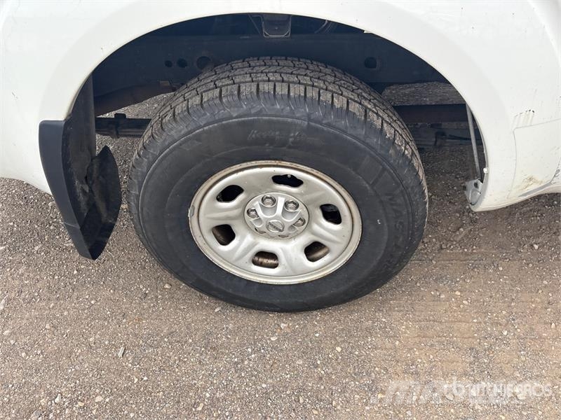 Nissan Frontier 4x2 Extended Cab Pickup Muut autot