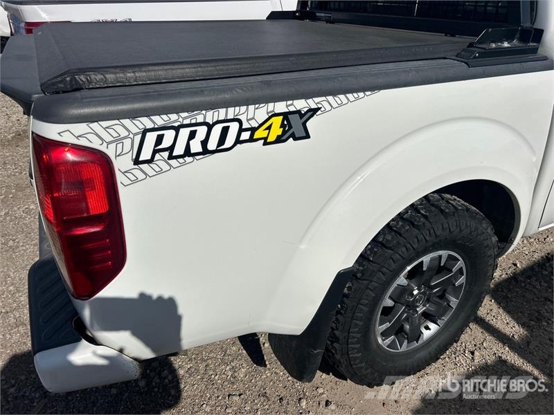 Nissan Frontier 4x4 Crew Cab Pickup Ostalo
