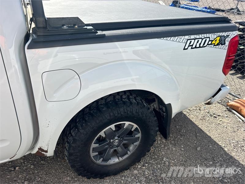 Nissan Frontier 4x4 Crew Cab Pickup Ostalo