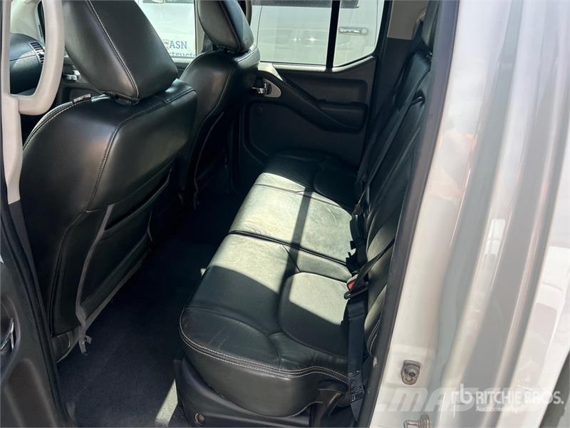 Nissan Frontier 4x4 Crew Cab Pickup Ostalo