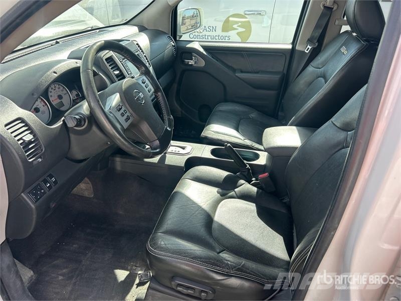 Nissan Frontier 4x4 Crew Cab Pickup Ostalo