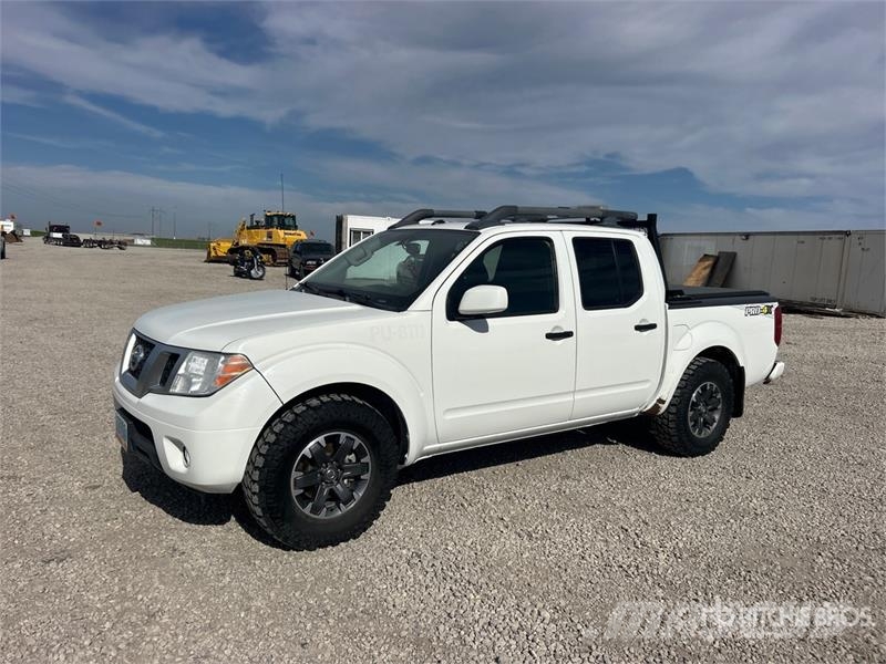 Nissan Frontier PRO-4X 4x4 Crew Cab Pickup Autre fourgon / utilitaire