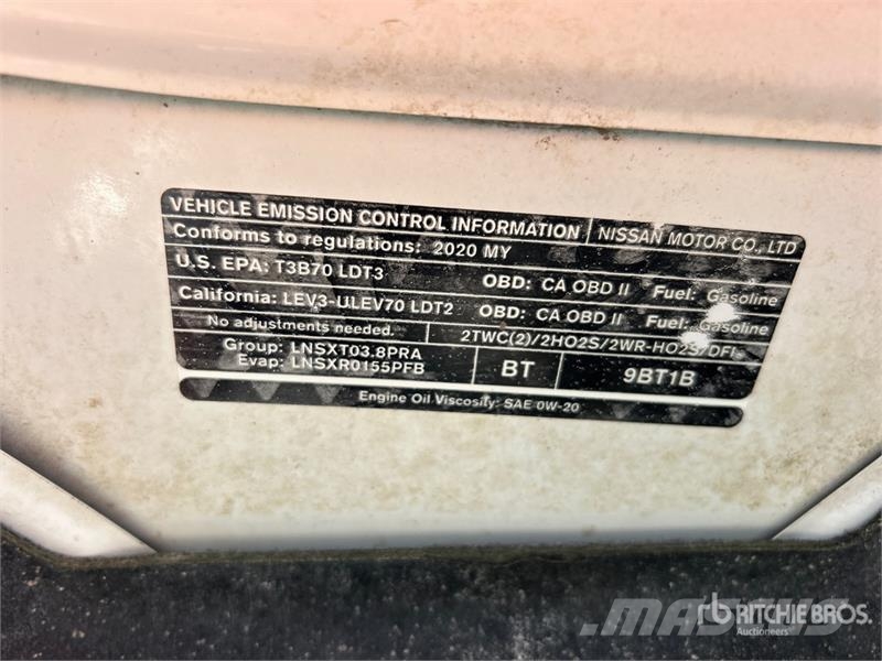 Nissan Frontier PRO-4X 4x4 Crew Cab Pickup Autre fourgon / utilitaire