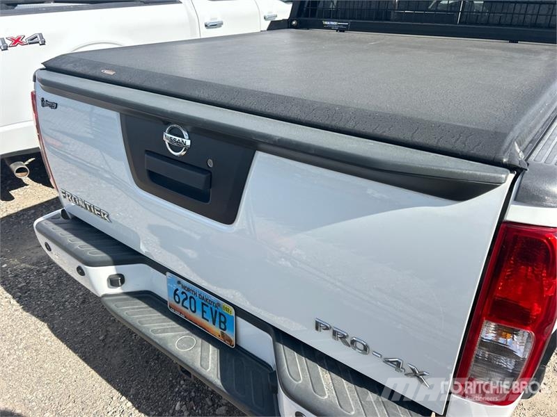 Nissan Frontier PRO-4X 4x4 Crew Cab Pickup Autre fourgon / utilitaire