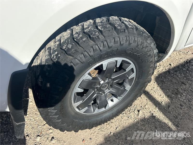 Nissan Frontier PRO-4X 4x4 Crew Cab Pickup Autre fourgon / utilitaire