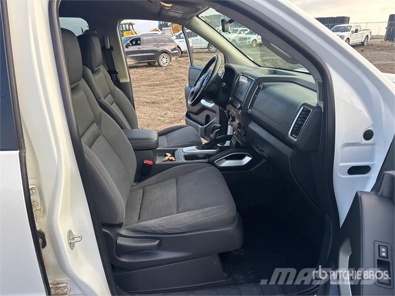 Nissan Frontier SV 4x4 Crew Cab Pickup Прочие фургоны
