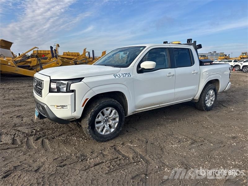 Nissan Frontier SV 4x4 Crew Cab Pickup Övriga bilar