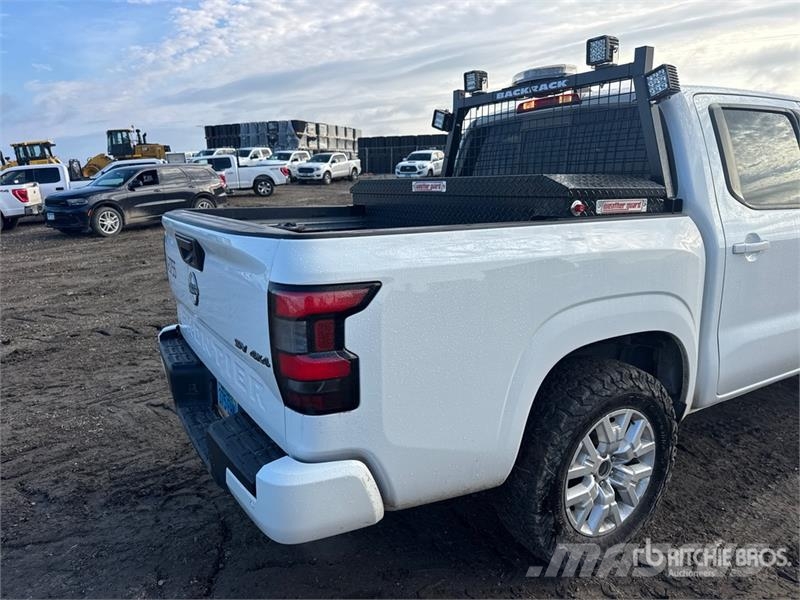 Nissan Frontier SV 4x4 Crew Cab Pickup Прочие фургоны