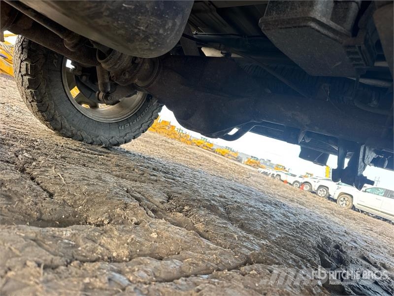 Nissan Frontier SV 4x4 Crew Cab Pickup Övriga bilar