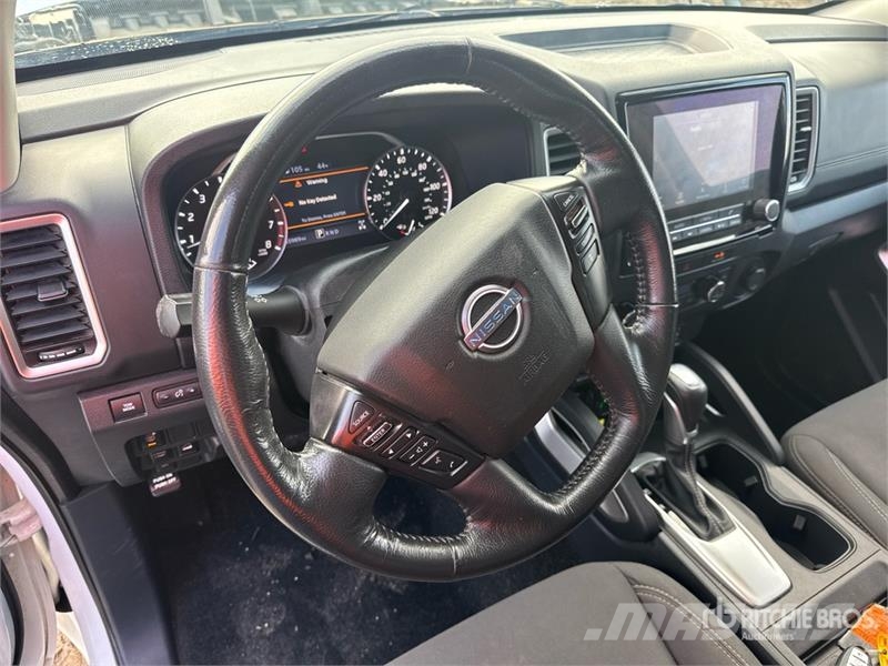 Nissan Frontier SV 4x4 Crew Cab Pickup Övriga bilar