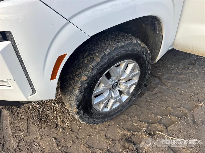 Nissan Frontier SV 4x4 Crew Cab Pickup Прочие фургоны