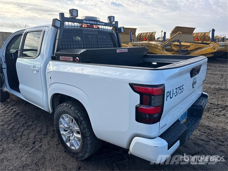 Nissan Frontier SV 4x4 Crew Cab Pickup Прочие фургоны