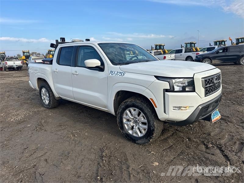 Nissan Frontier SV 4x4 Crew Cab Pickup Övriga bilar