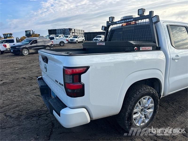 Nissan Frontier SV 4x4 Crew Cab Pickup Övriga bilar