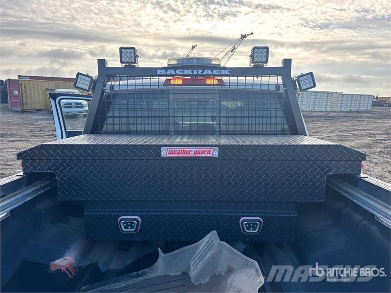 Nissan Frontier SV 4x4 Crew Cab Pickup Прочие фургоны