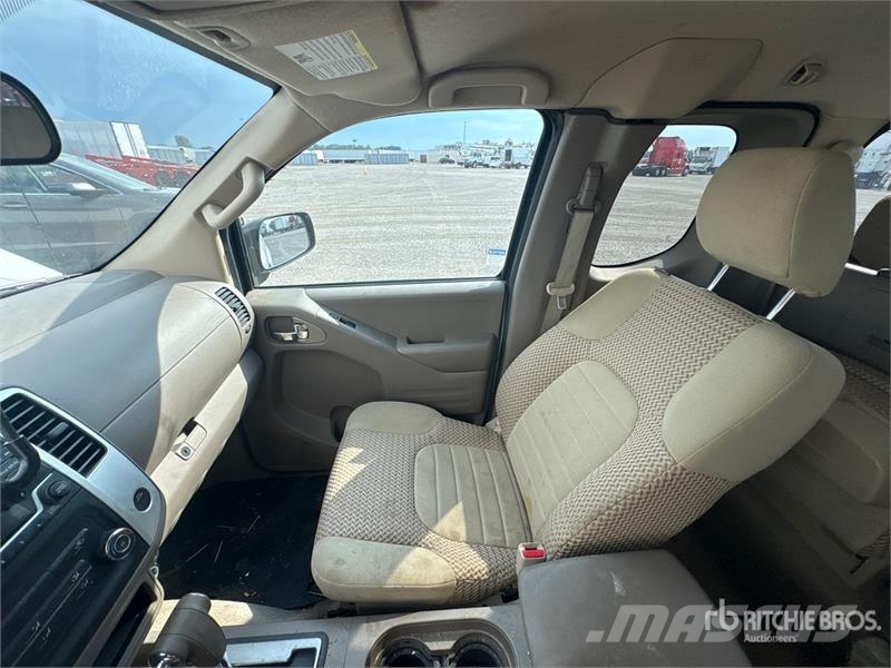 Nissan Frontier SV 4x4 Extended Cab Pickup Anders