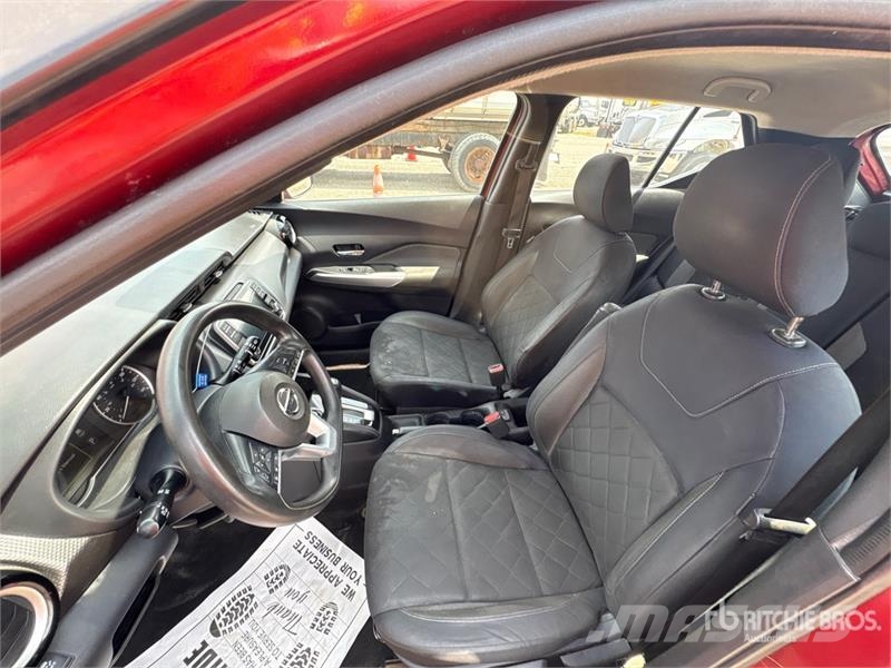 Nissan Kicks 2WD SUV 汽車