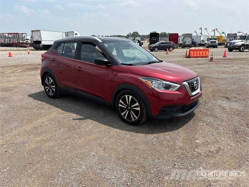 Nissan Kicks 2WD SUV 汽車