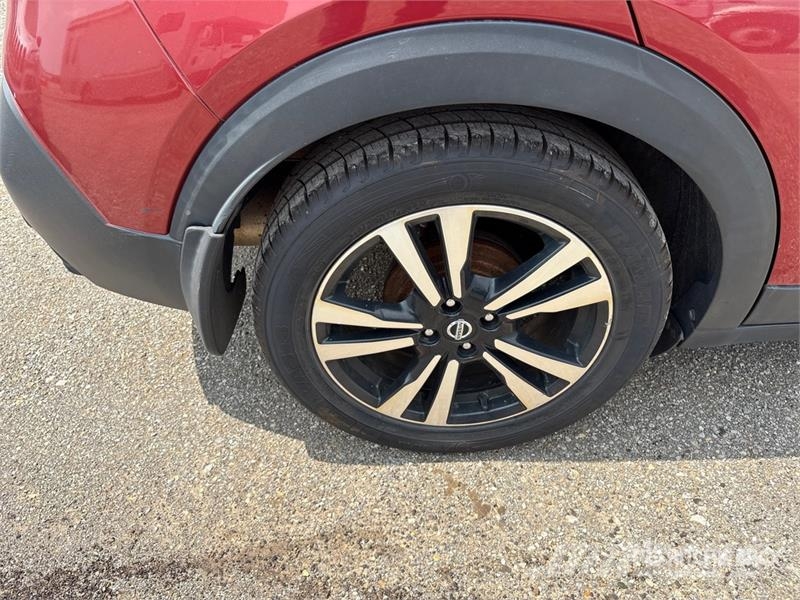 Nissan Kicks 2WD SUV 汽車
