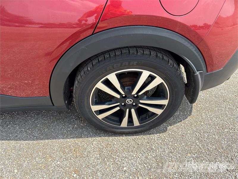 Nissan Kicks 2WD SUV 汽車