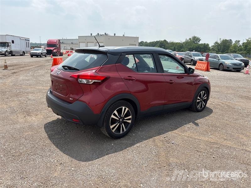 Nissan Kicks 2WD SUV 汽車