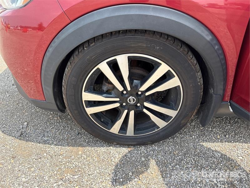 Nissan Kicks 2WD SUV 汽車