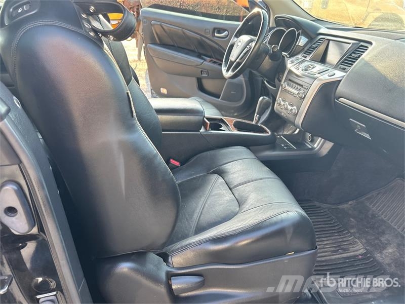 Nissan Murano CrossCabriolet AWD SUV Avtomobili
