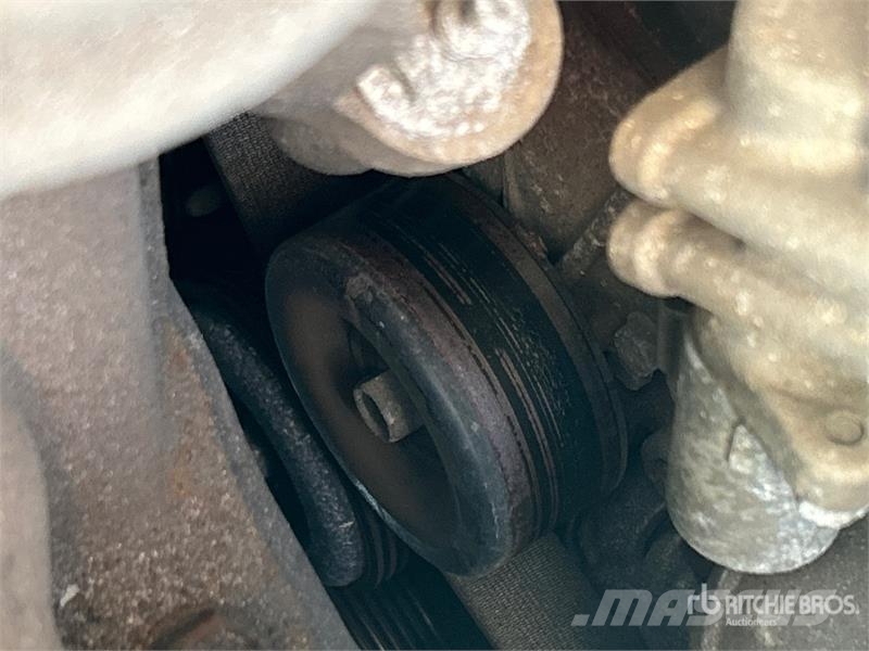 Nissan Murano CrossCabriolet AWD SUV Avtomobili