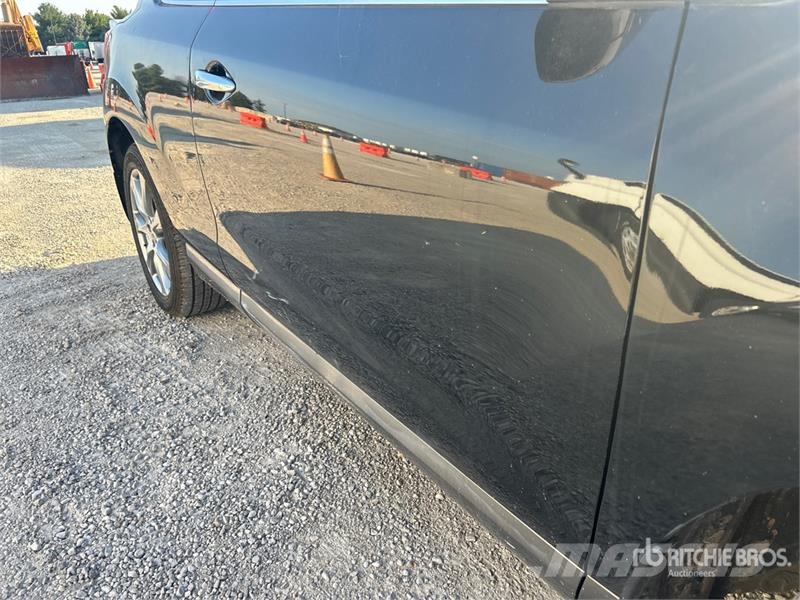 Nissan Murano CrossCabriolet AWD SUV Avtomobili