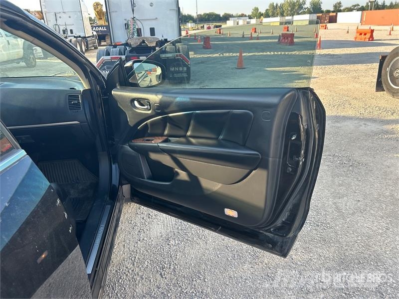 Nissan Murano CrossCabriolet AWD SUV Avtomobili