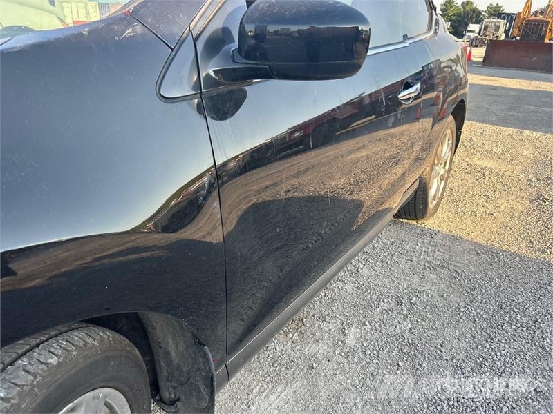 Nissan Murano CrossCabriolet AWD SUV Avtomobili