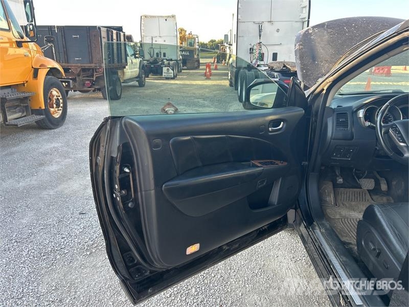 Nissan Murano CrossCabriolet AWD SUV Avtomobili