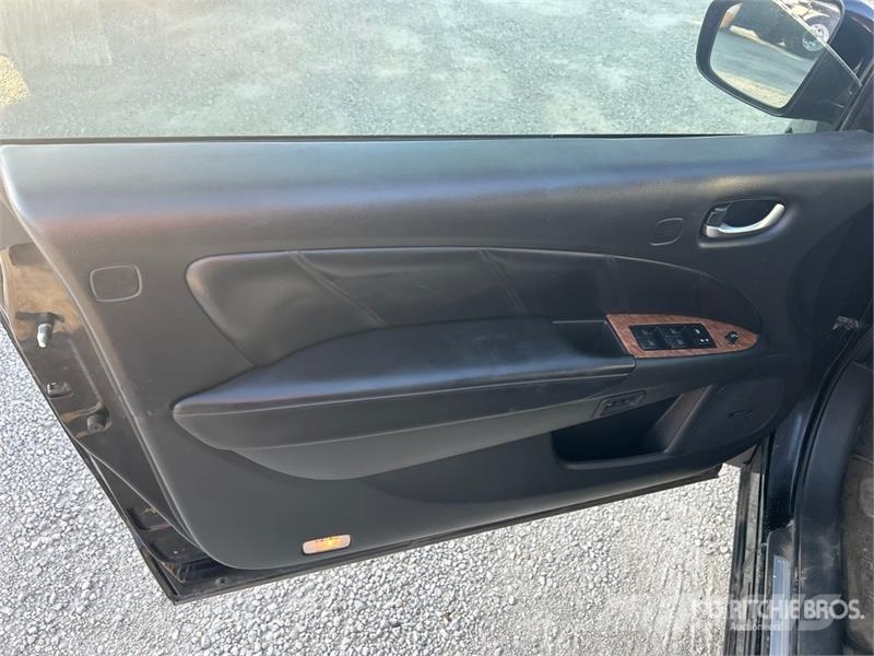 Nissan Murano CrossCabriolet AWD SUV Avtomobili